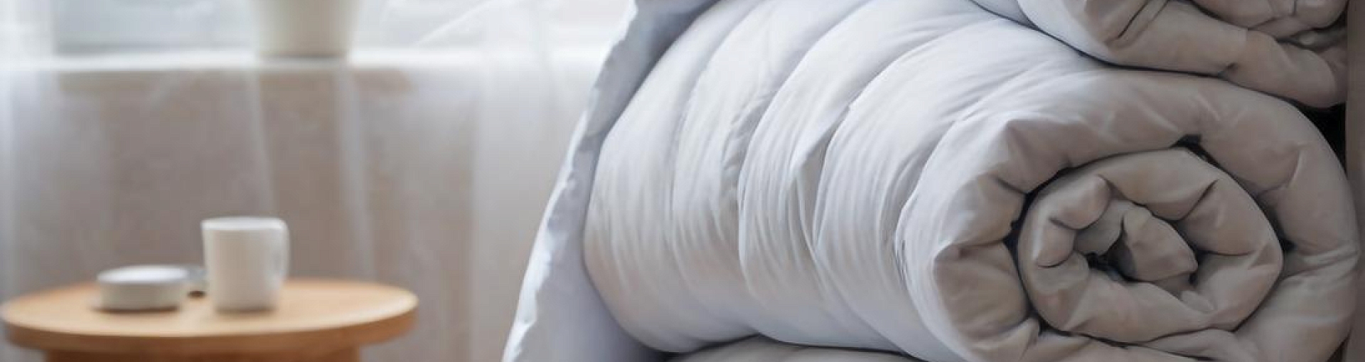 Одеяла и подушки